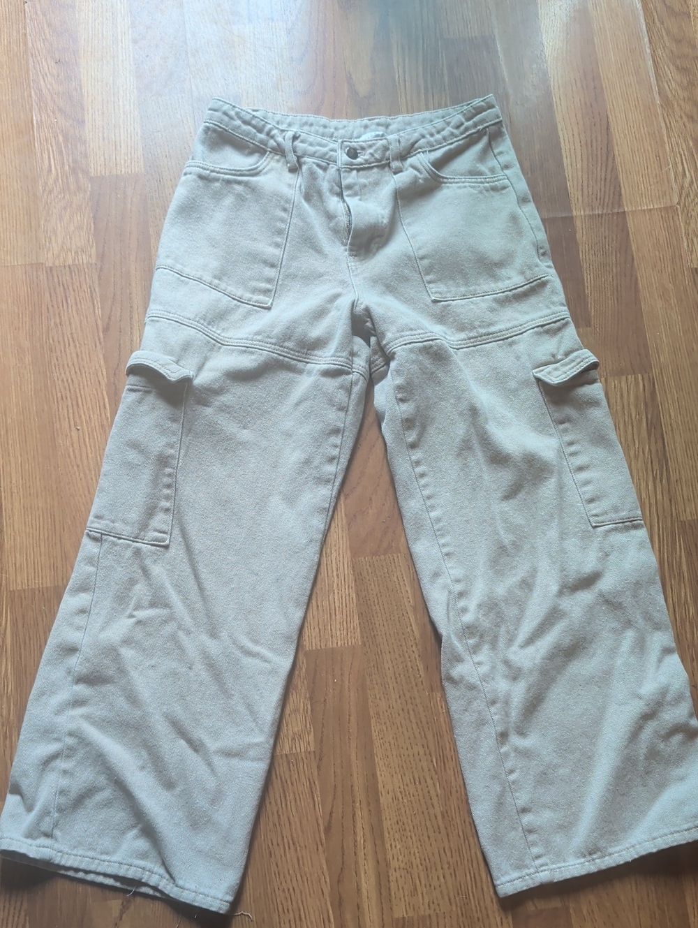 Wide-Leg Cargo Pants in Light Beige